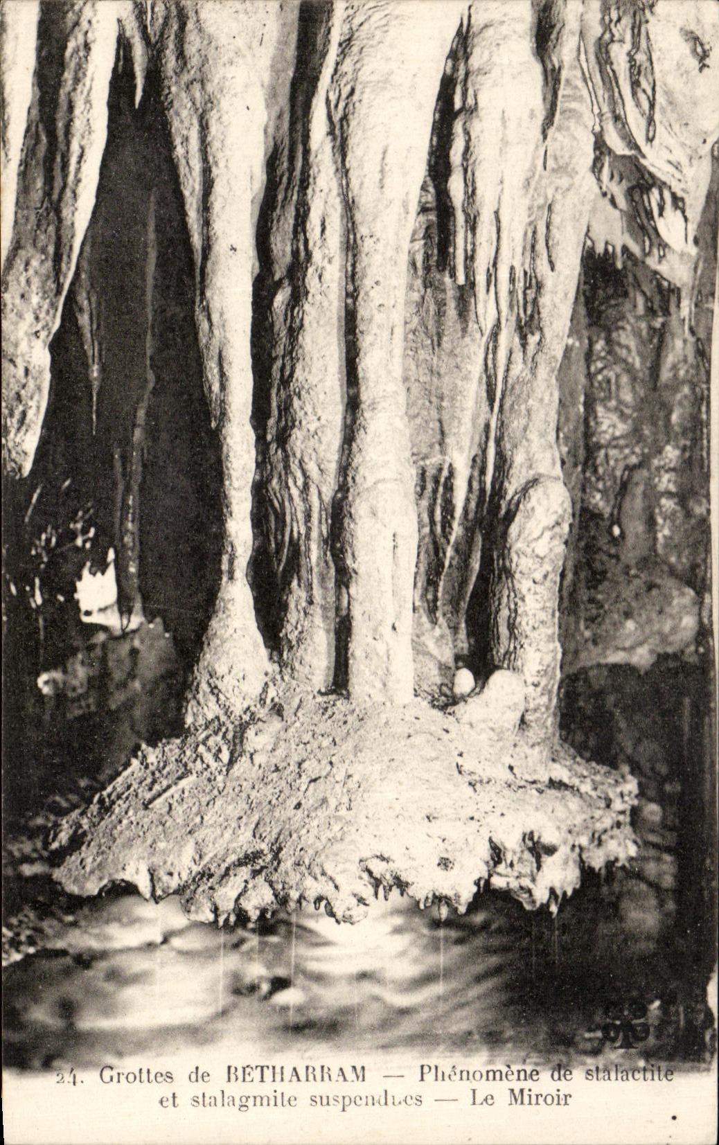 CPA Grottes De Betharram Plienomene de Stalactite et Stalagmite