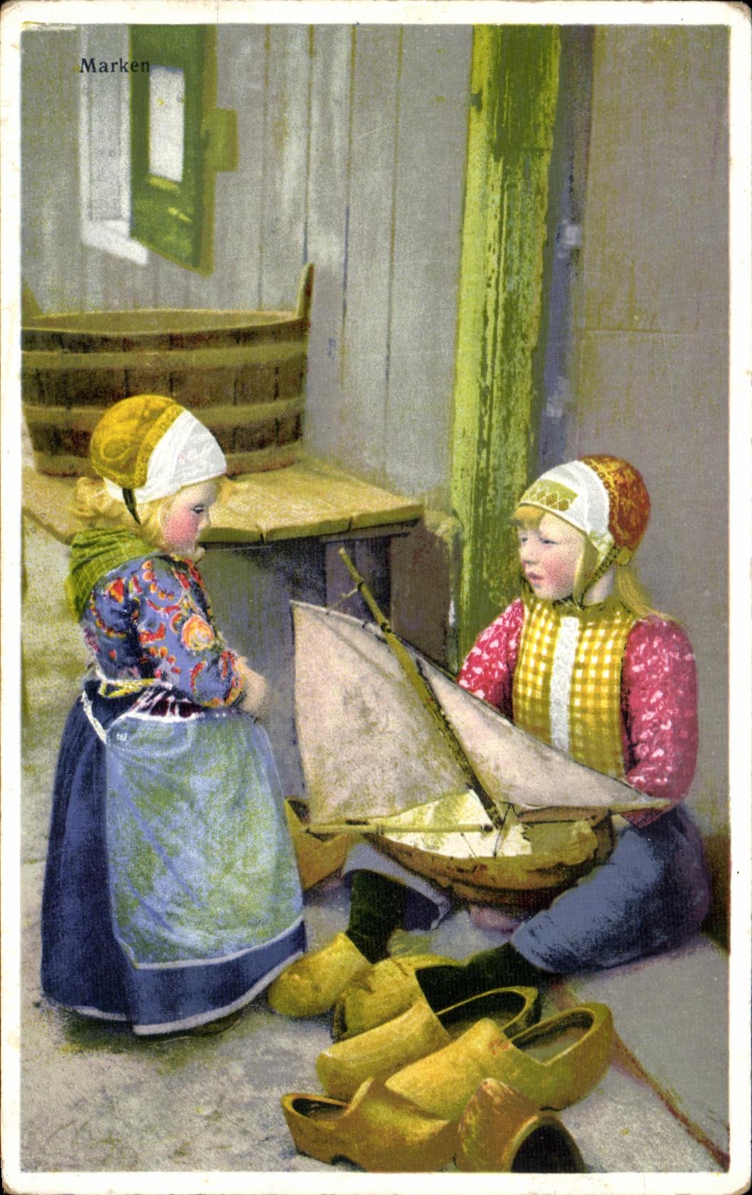 CPA Folklore Cosumes enfants Marken Pays BAs