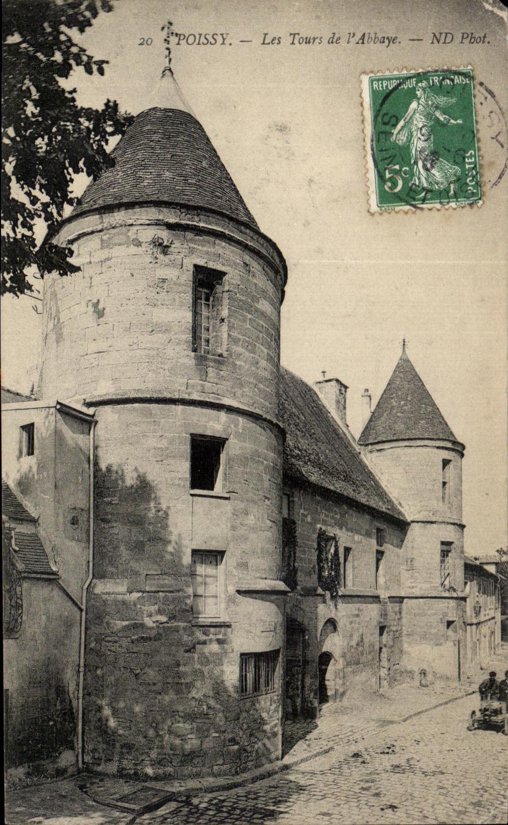 CPA Poissy Les Tours de I Abbaye