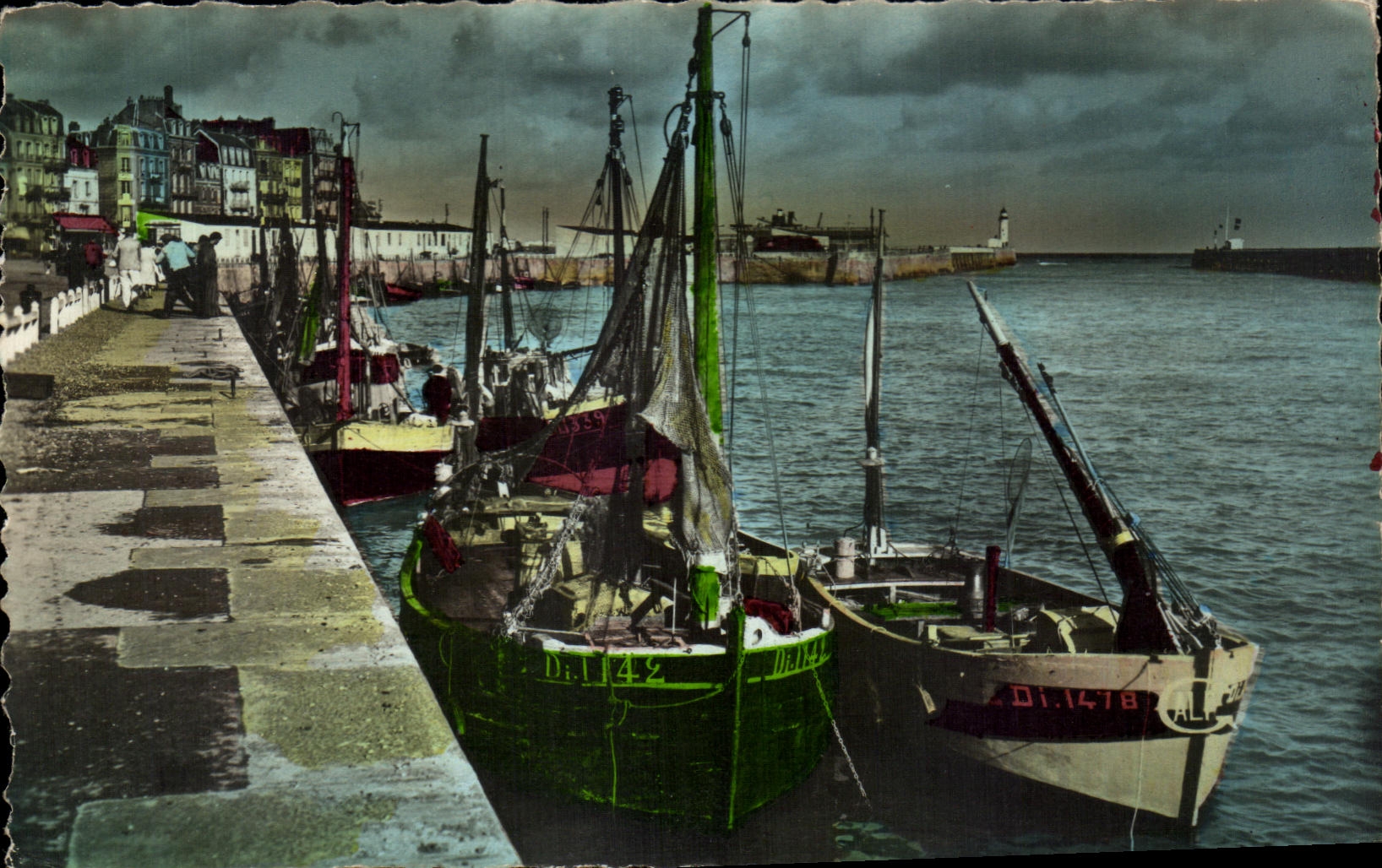 CPA TReport Bateaux has quay