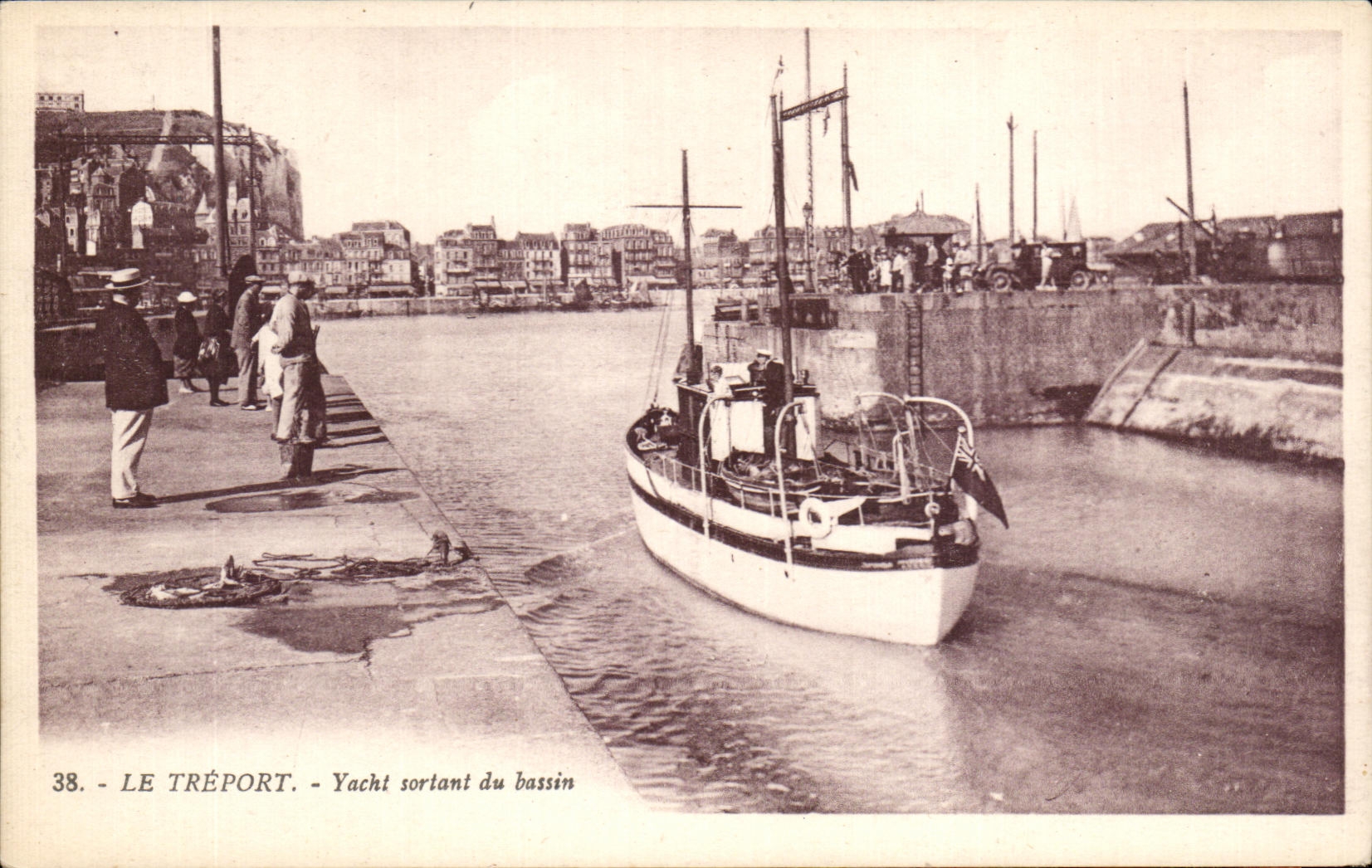 CPA Treport outgoing Yacht of the basin Boat