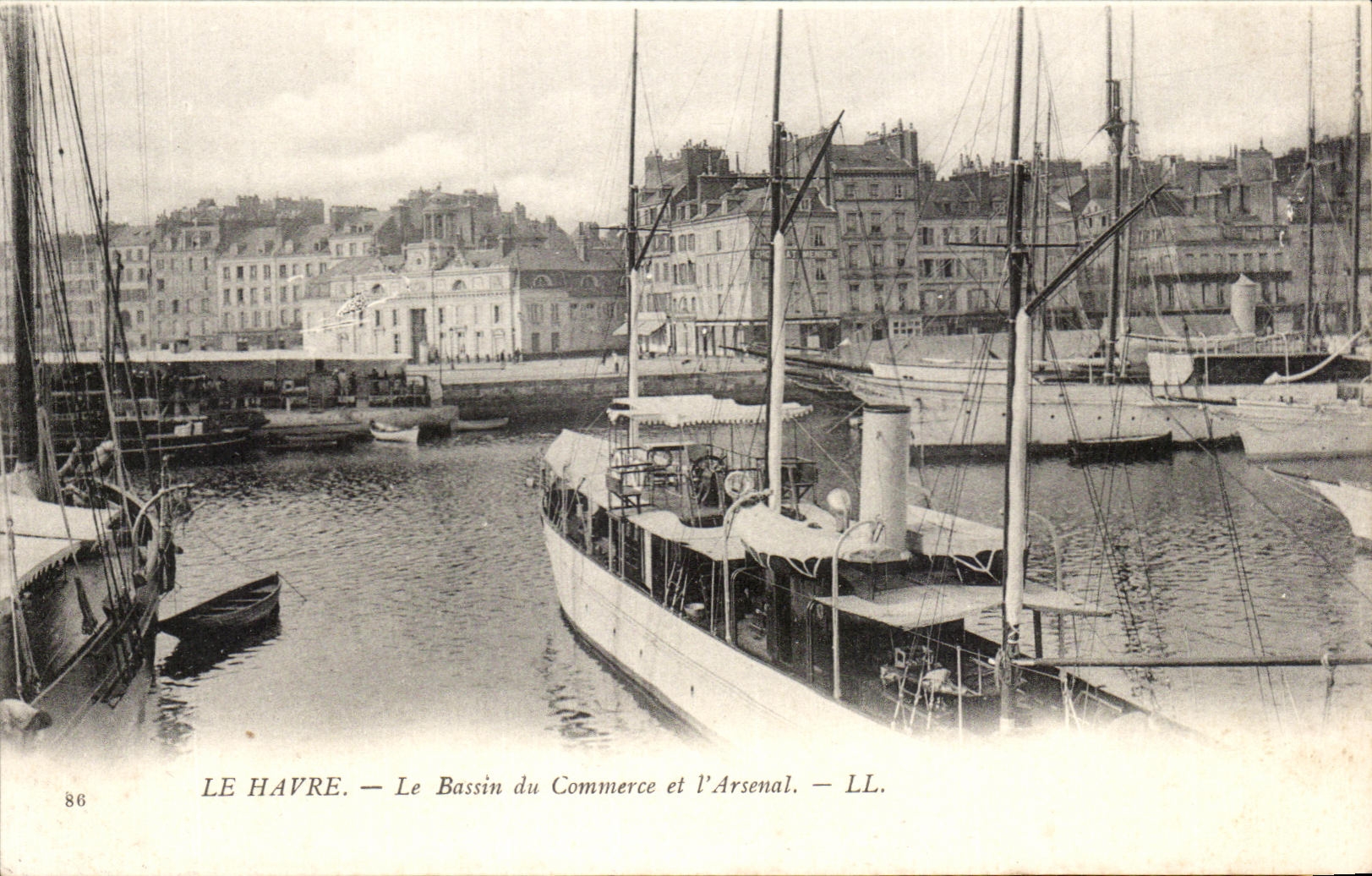 CPA Le Havre el lavabo comercial y barco del arsenal de I