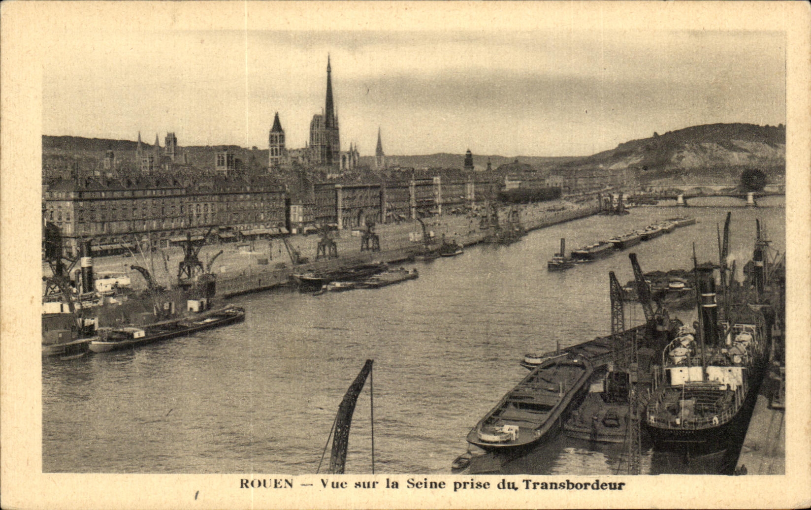 CPA Rouen Seen on the Seine taken of the Transporter Boats