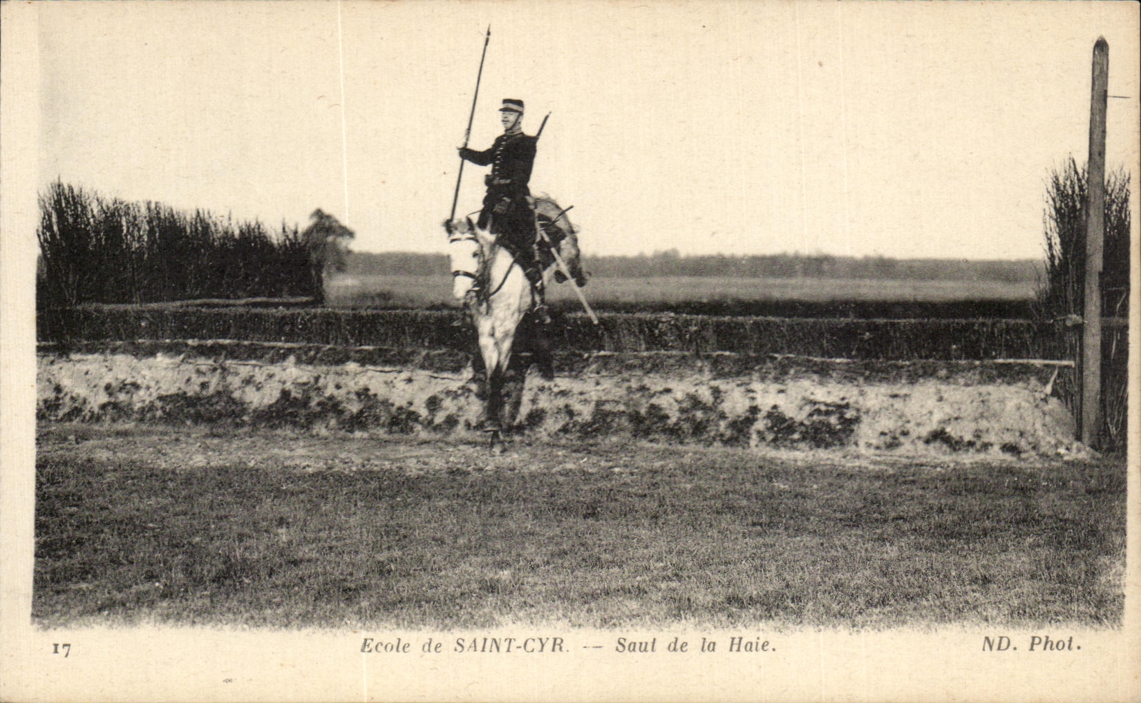 CPA Ecole de Saint Cyr Saul de la Haie Cheval Horse Militaria