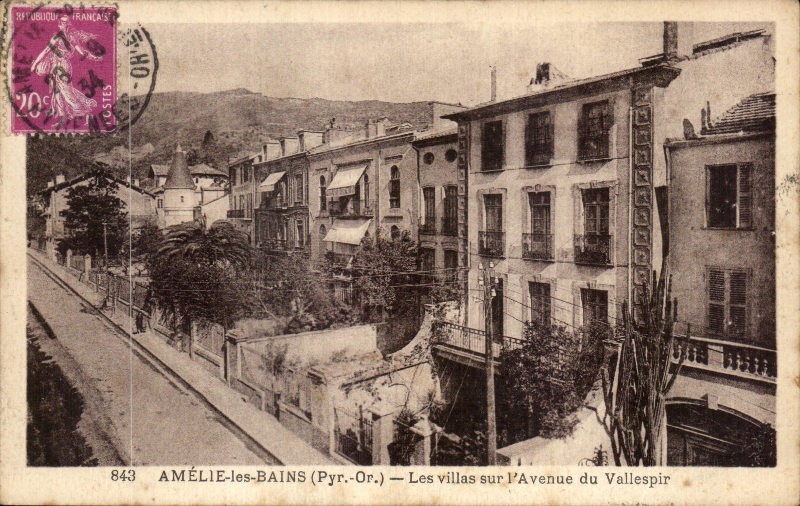 CPA Amelie les Bains Les villes sur l Avenue du Vallespir