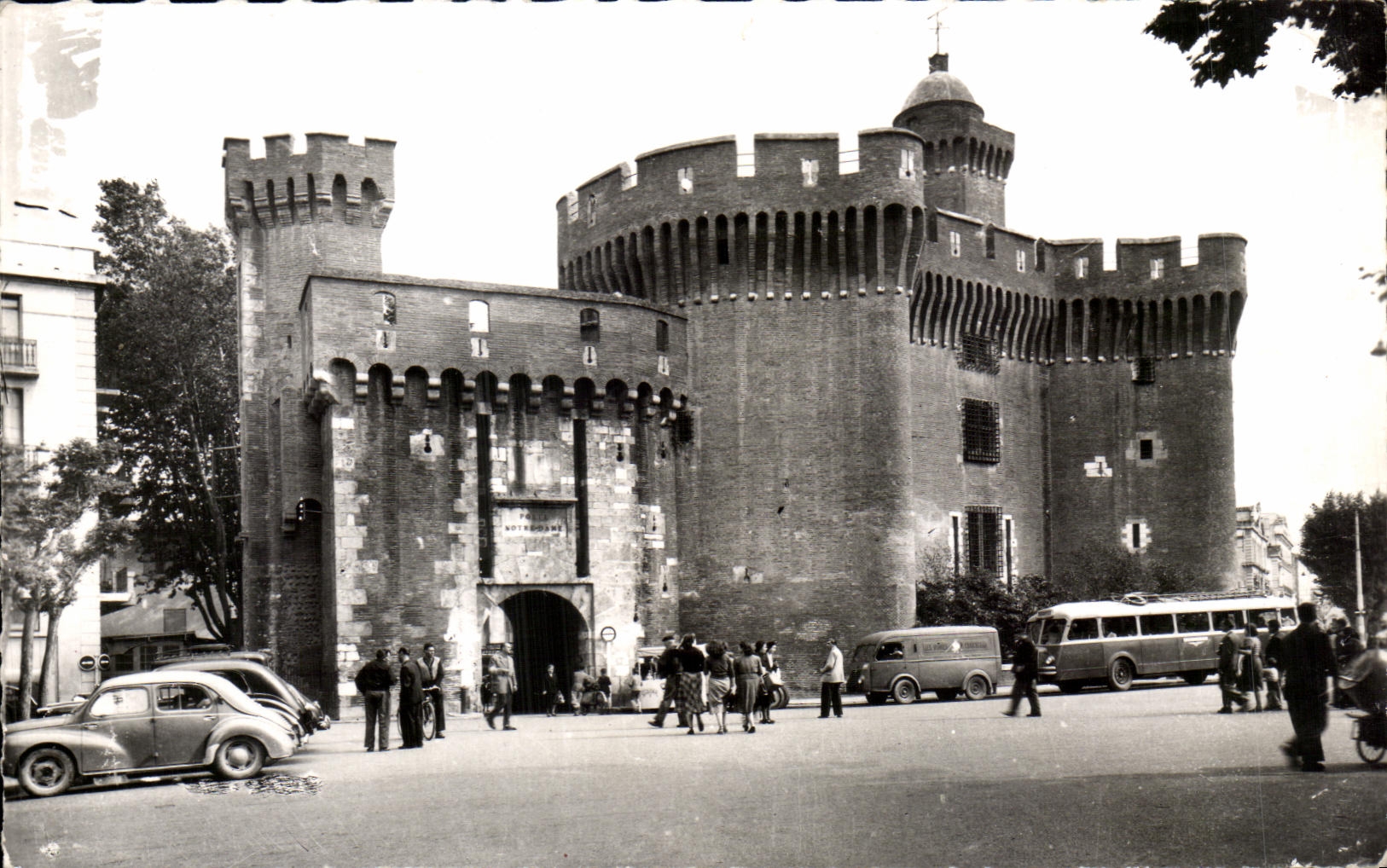 CPA Perpignan Le castillet Ancien Chateau Fort et prison 