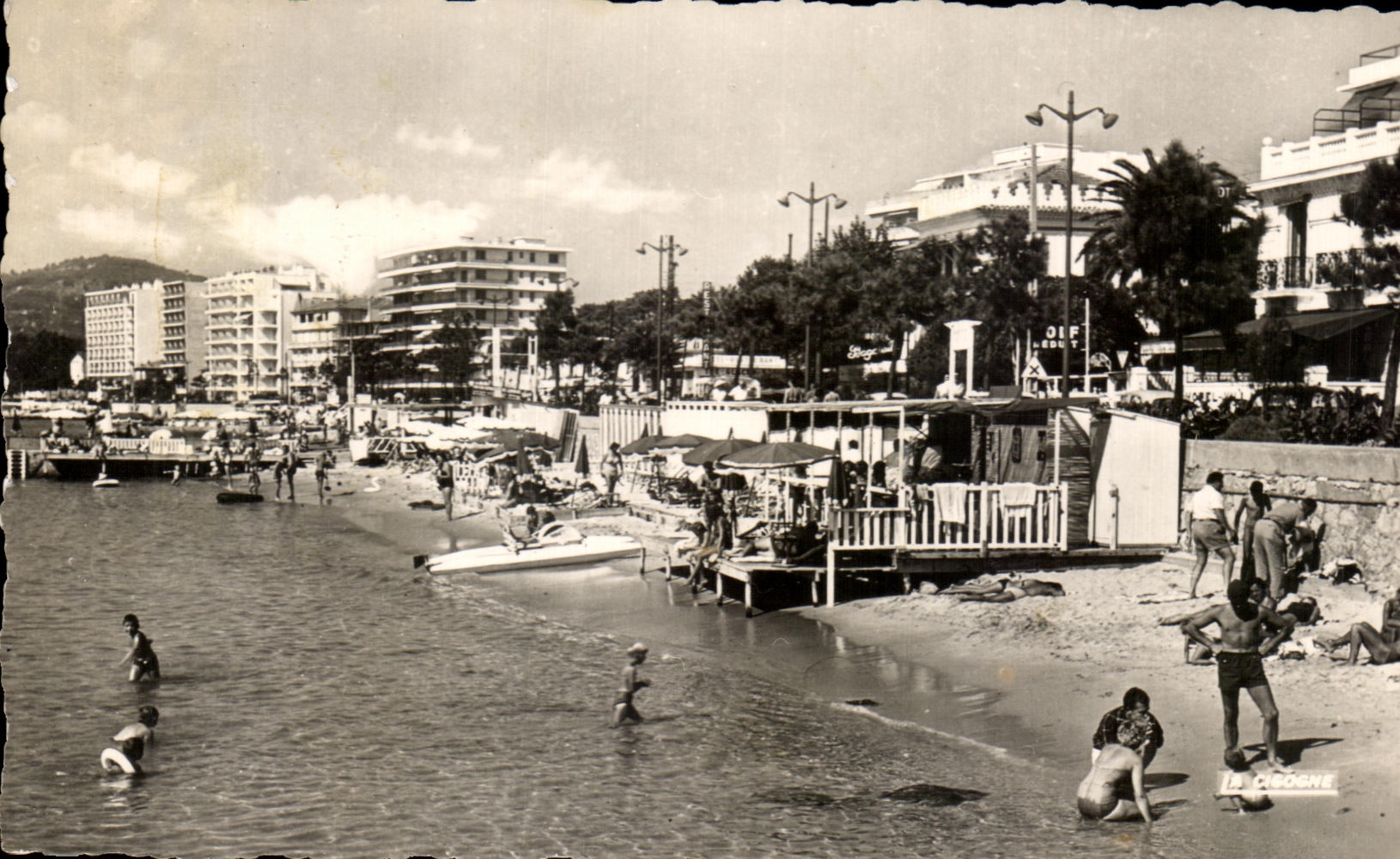 CPA Juan Les Pins Les Plages et le nouveau Boulevard