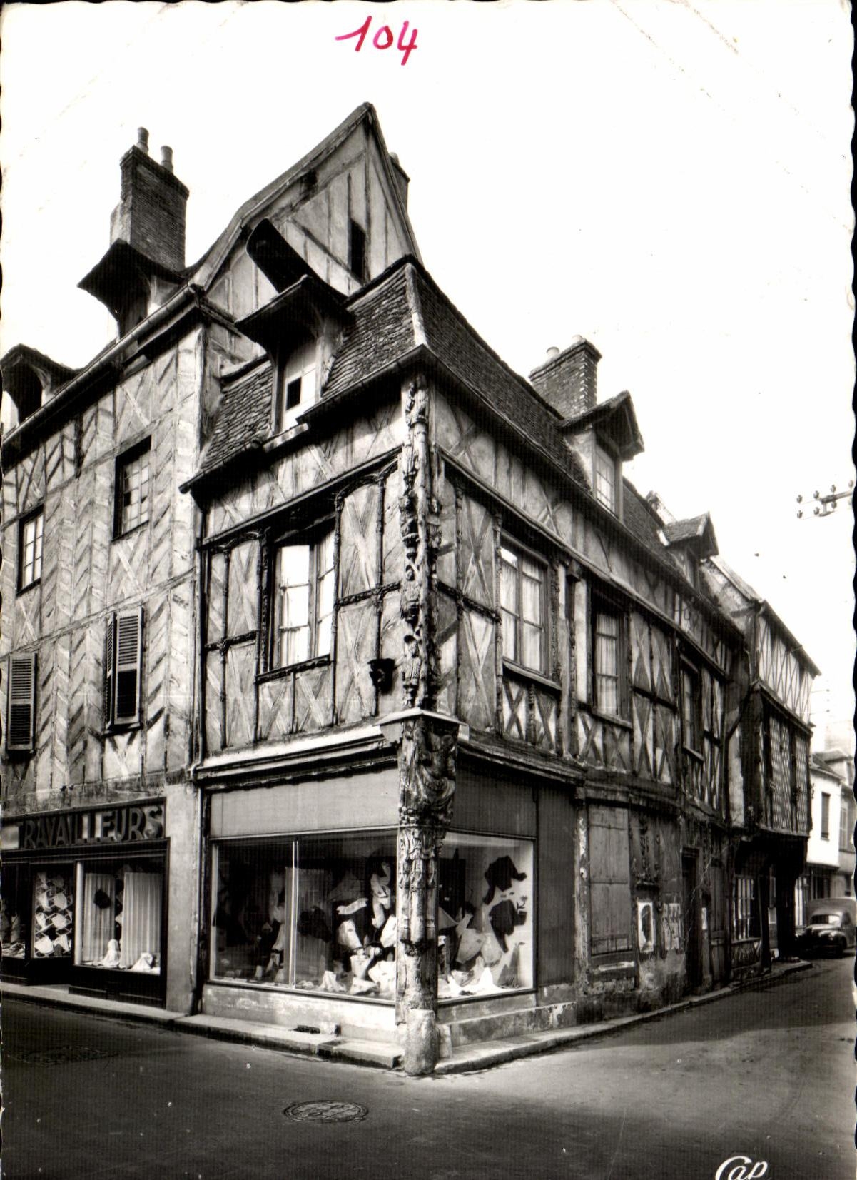 CPA Sens Maison d Abraham Possede sur son Poteau cornier un arbre de Jesse d Abraham a la Vierge Marie
