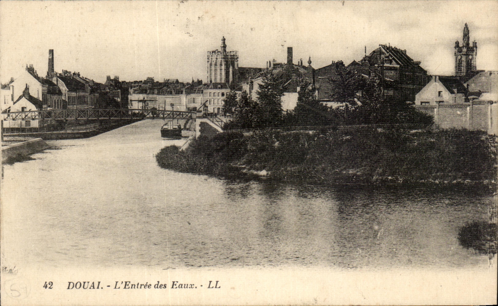 CPA Douai L Entree des Eaux