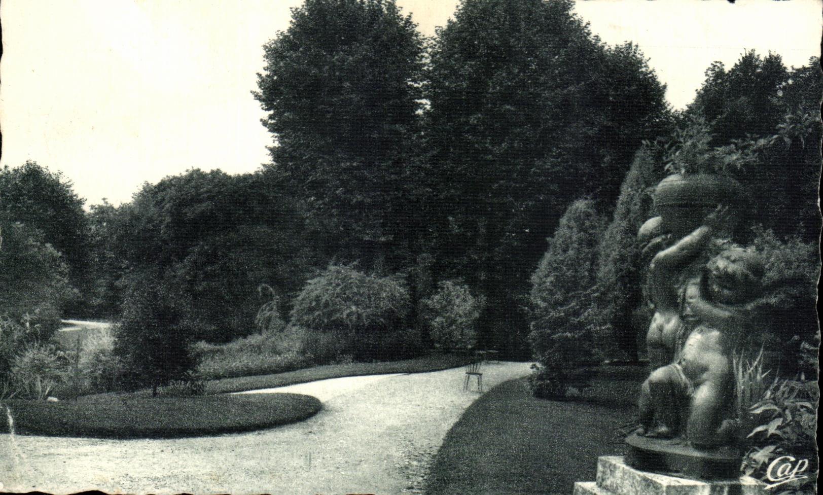 CPA Vichy the Park of the Source of Celestins