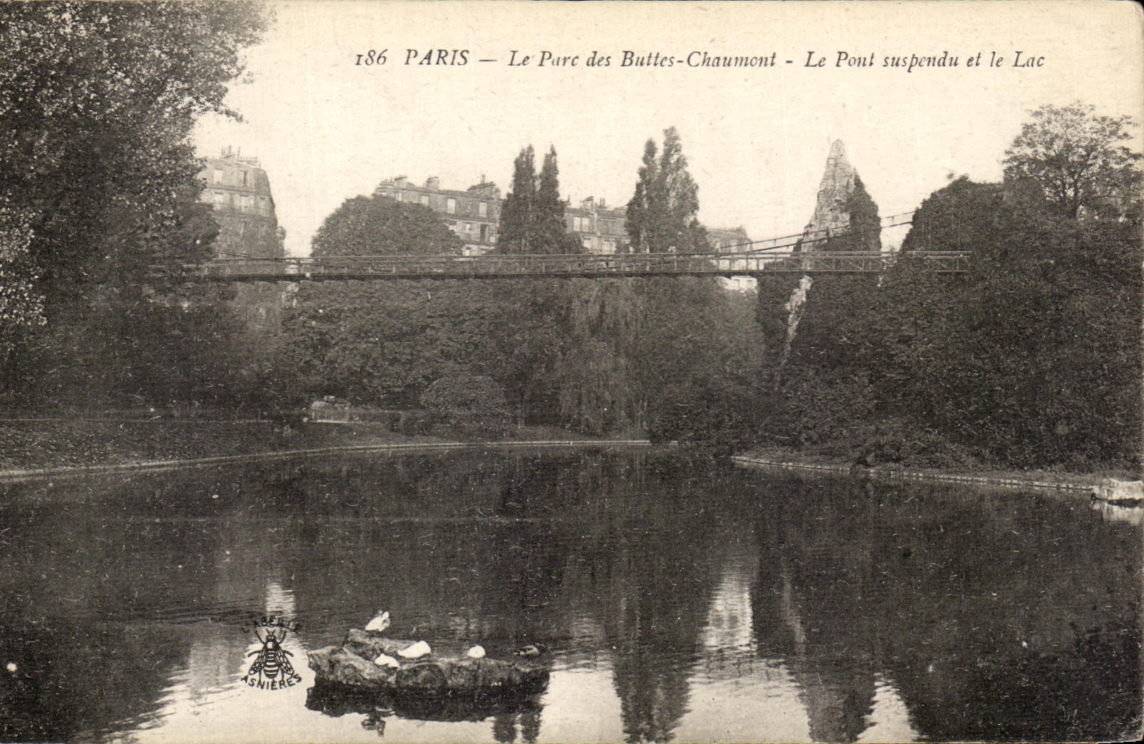 CPA Paris Avoids It Chaumont Hillocks the Suspended bridge and the Lake