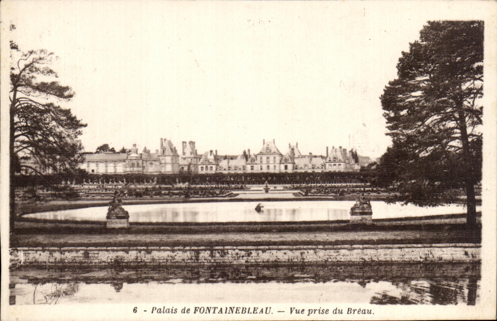 CPA Palais de Fontainebleau Vue Prise du Breau
