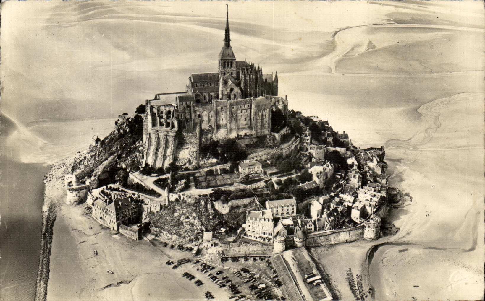 CPA Le Mont Saint Michel Vue aerienne