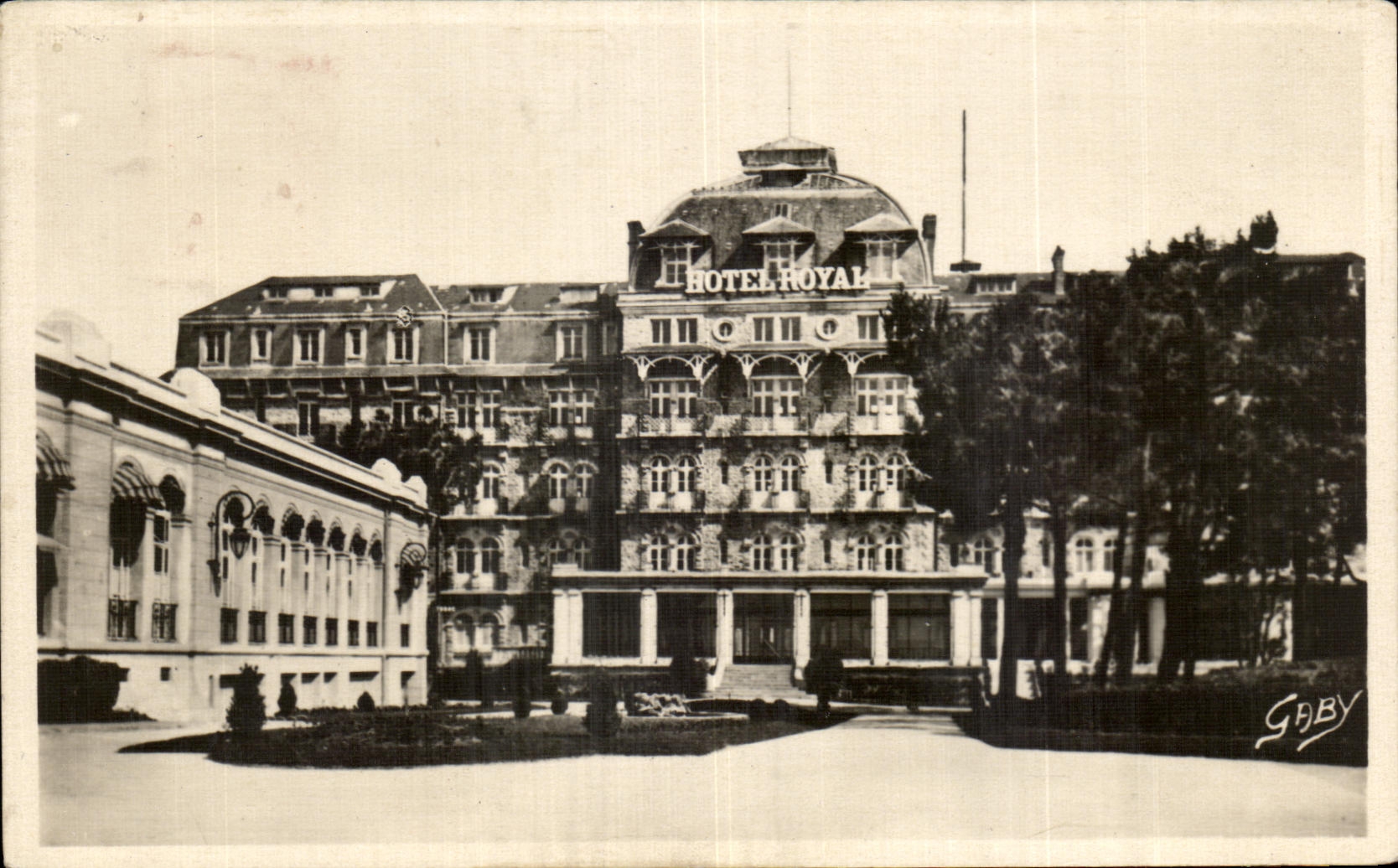 CPA La Baule on Sea Gardens and royal Hotel