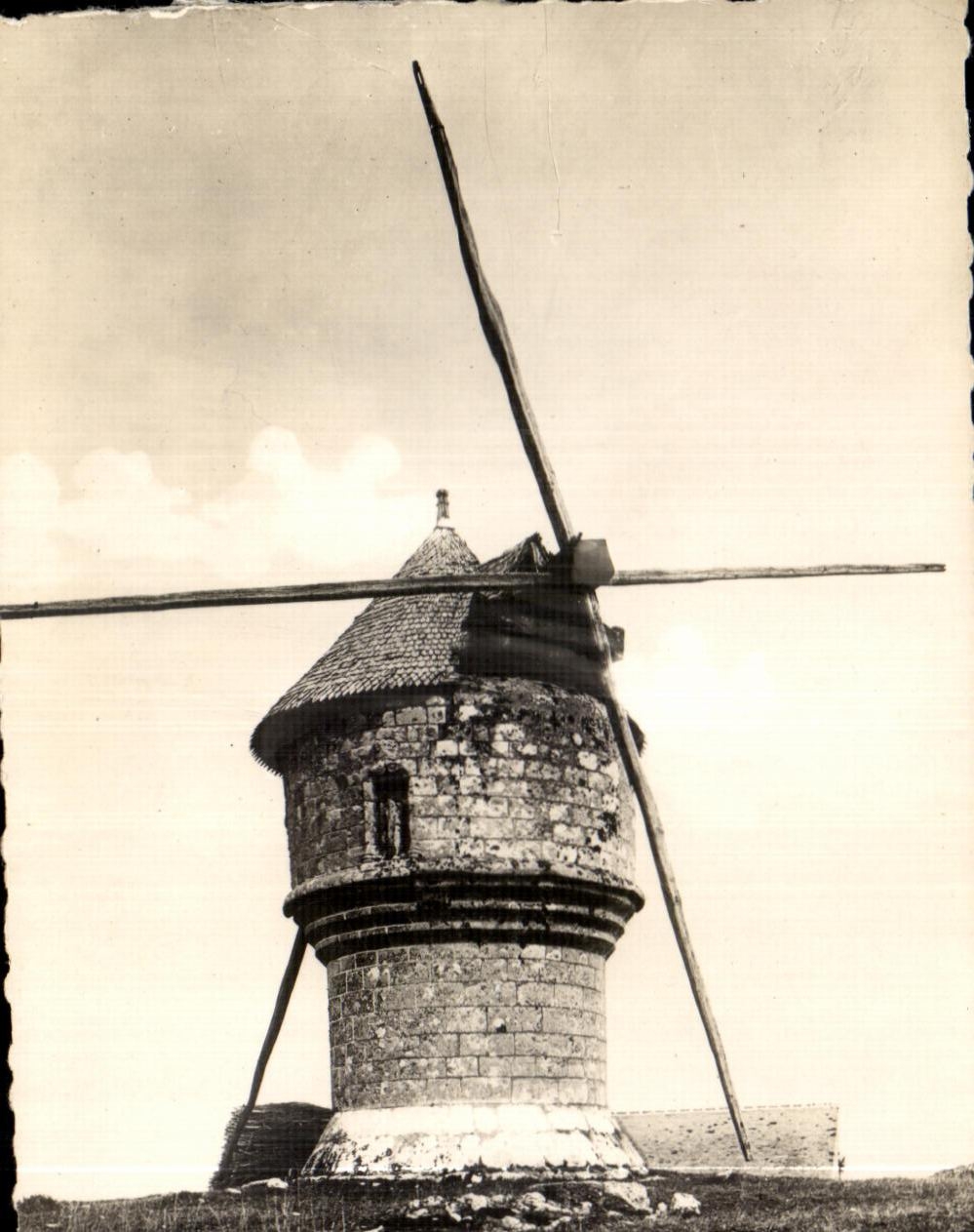 CPA Guerande Le Moulin du Diable Windmill