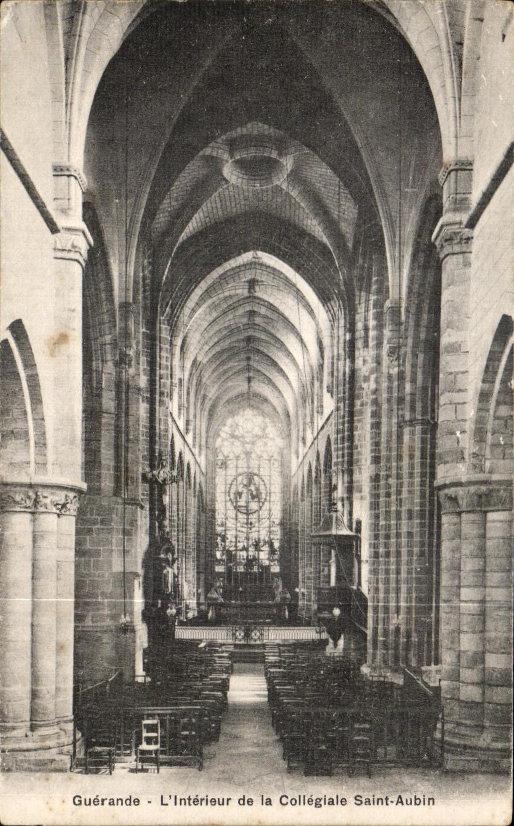 CPA Guerande L Interieur de la Collegiale Saint Aubin