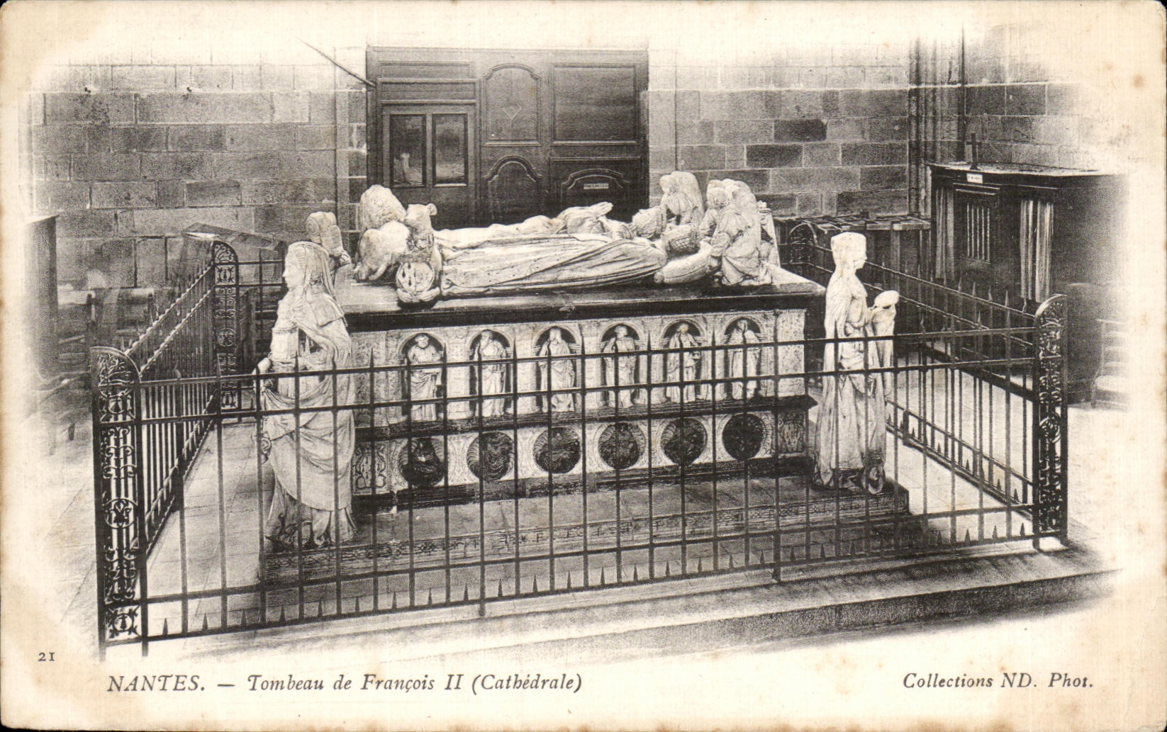 CPA Nantes Tomb of Francois II