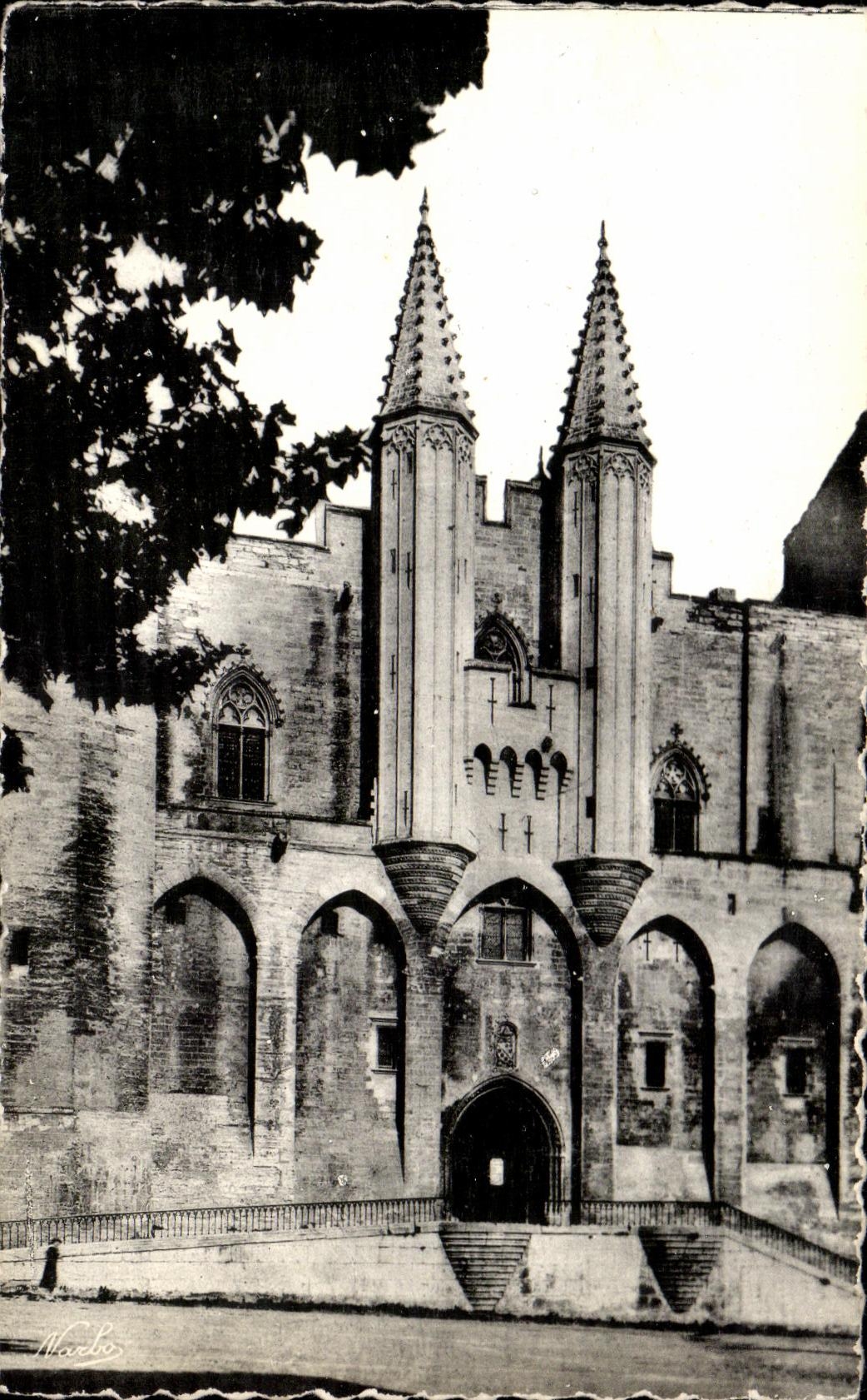 Ataque frontal de CPSM Avignon del paladar de la entrada principal de los papas
