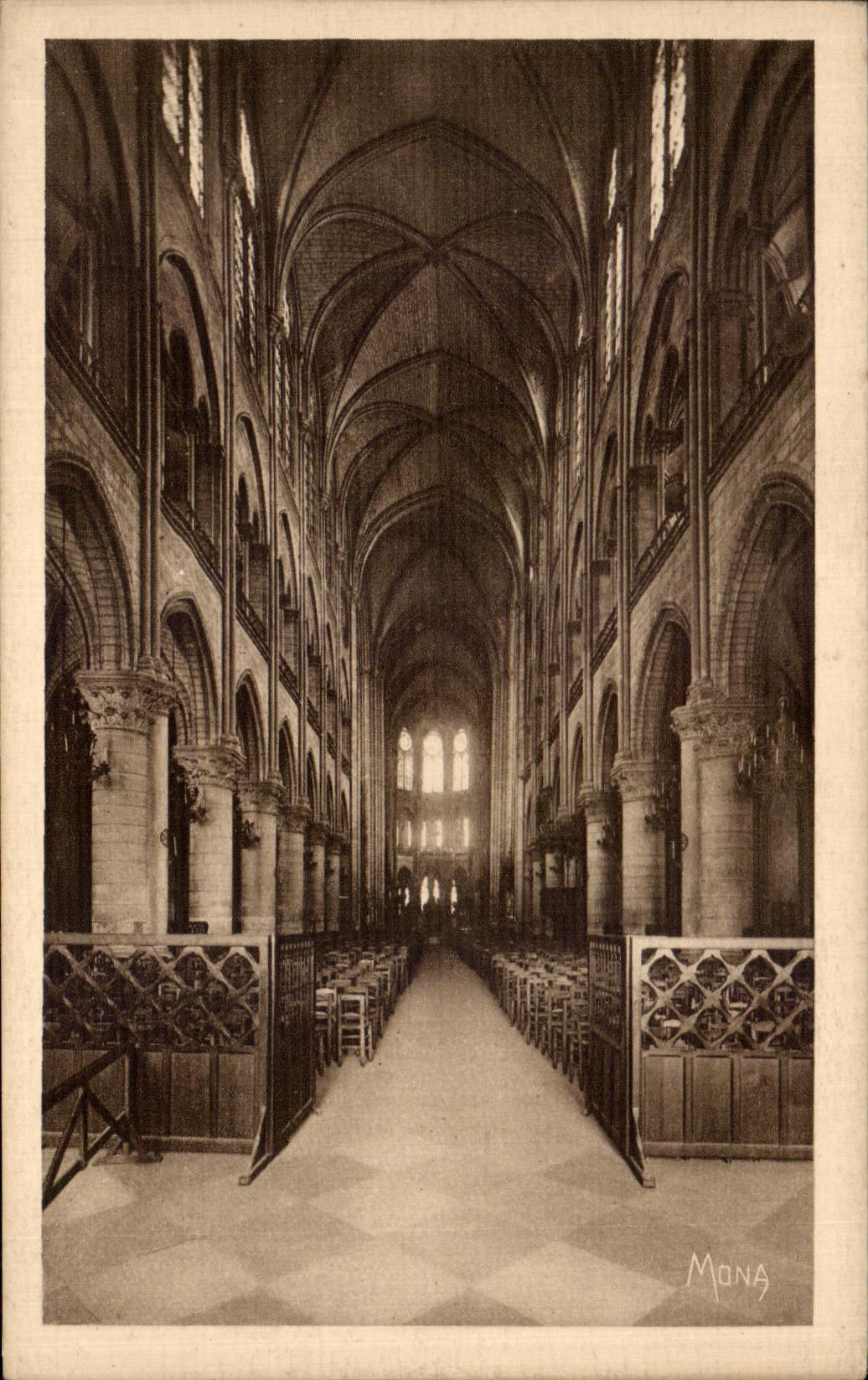 CPA the Small Tables Of Paris Notre Dame the central nave Norte Rams The interiro Norte Dame Das Mittellschiff