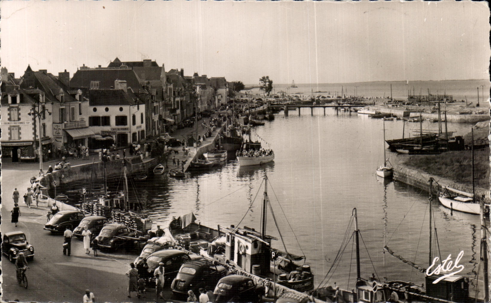 CPA Croisic View of the General Port View off the Harbor