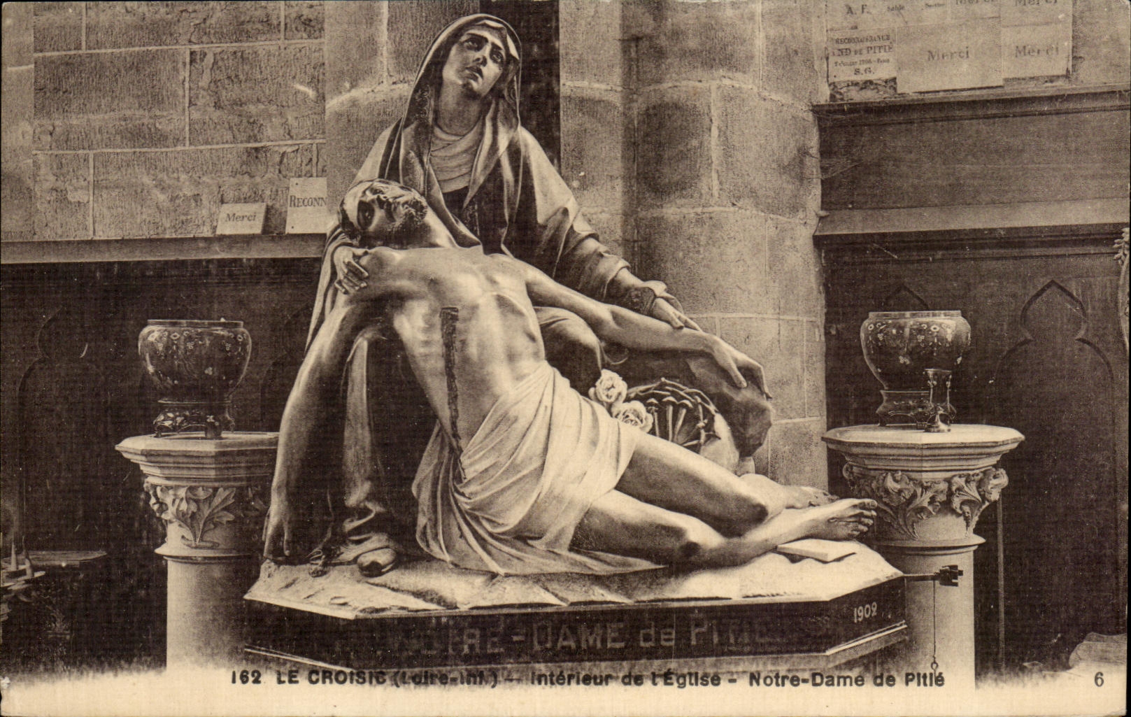 CPA Interior Croisic of I Church Notre Dame de Pitie Christ