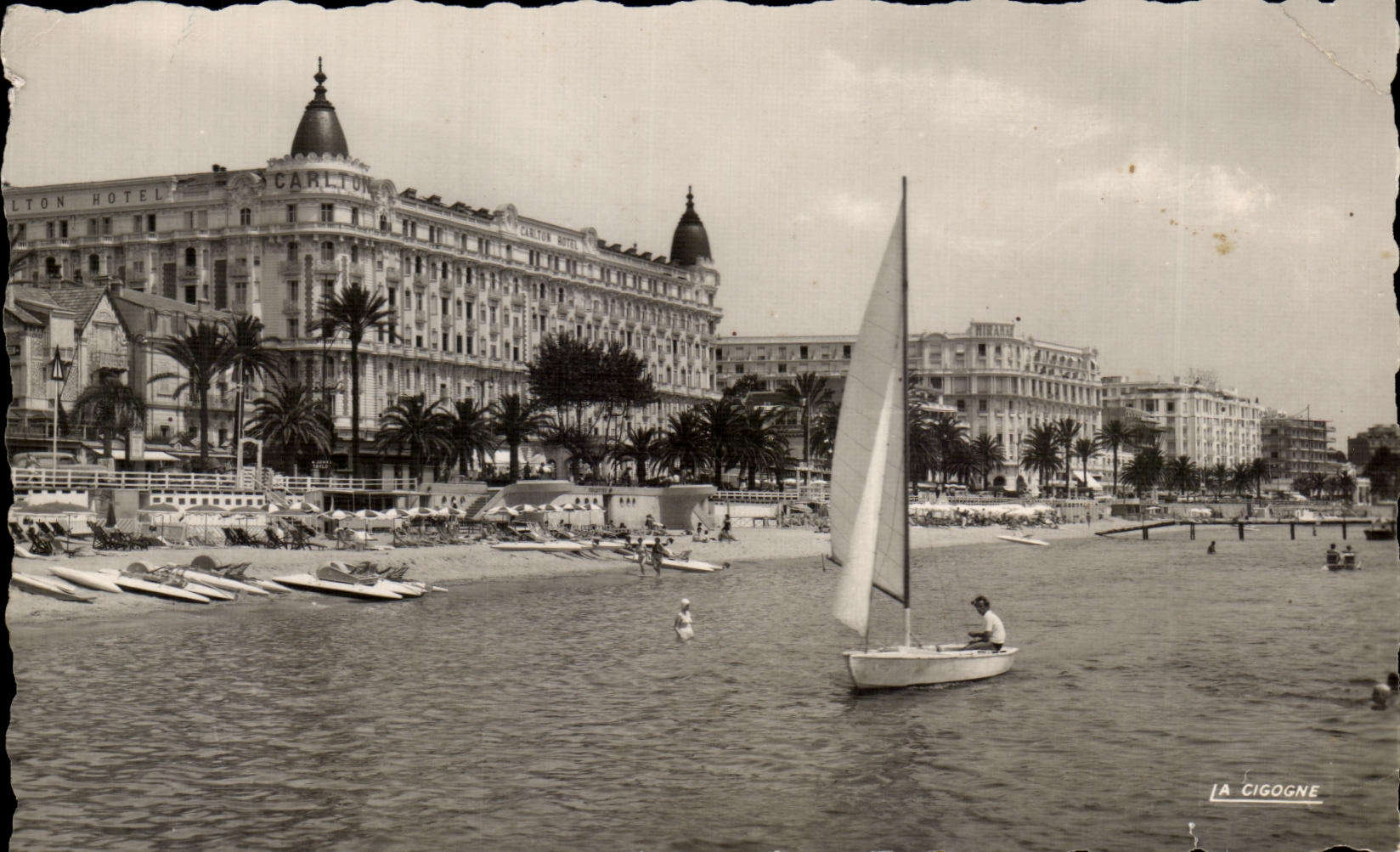 CPA Cannes the Beach and Tired Hotel
