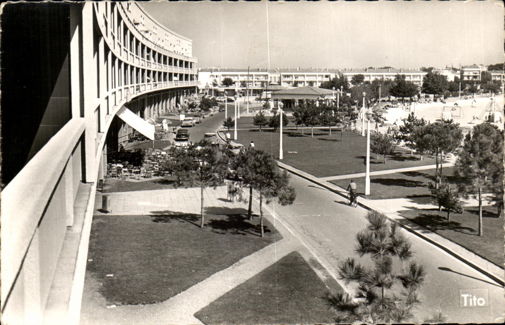 CPsM Royan Le Front de mer et ses jardins