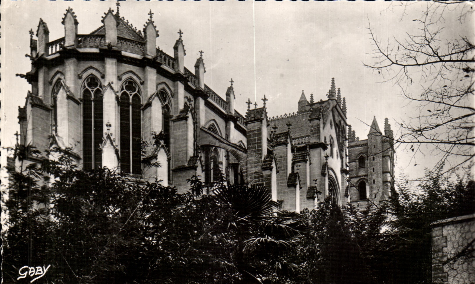CPSM Montpellier La Cathedrale Vue de Cote