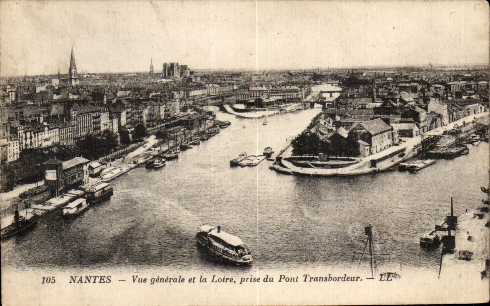 CPA Nantes View and the Loire taken of the Transporter bridge