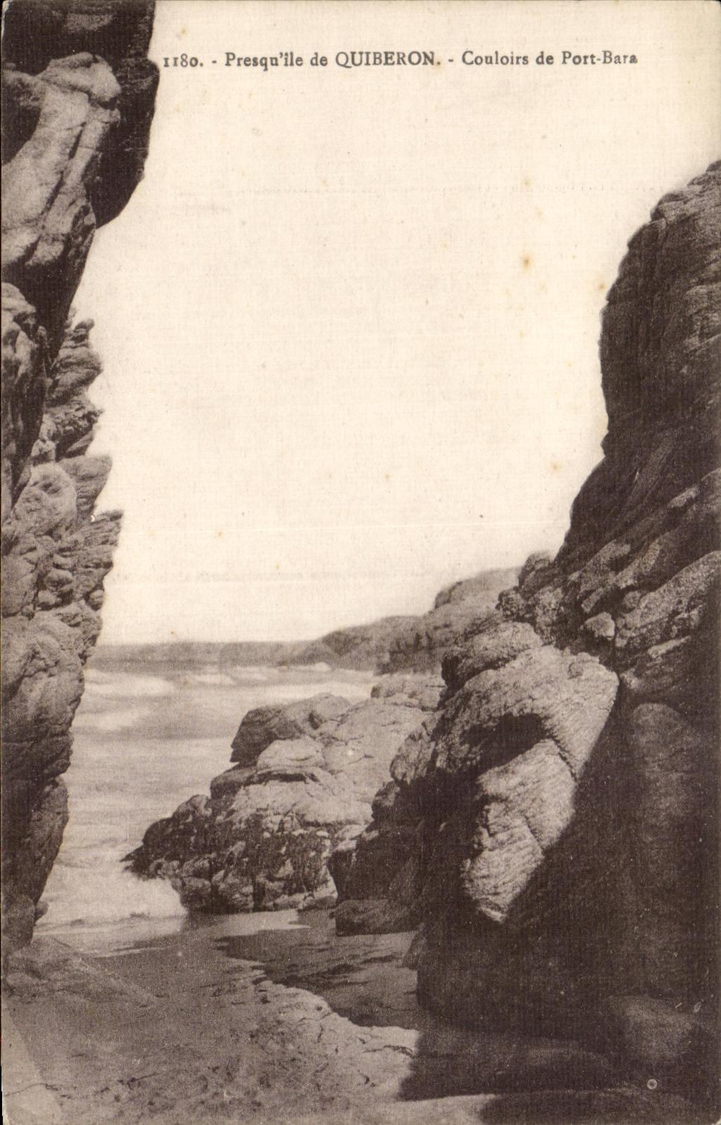 CPA Presqu ile de Quiberon Couloirs de Port Bare
