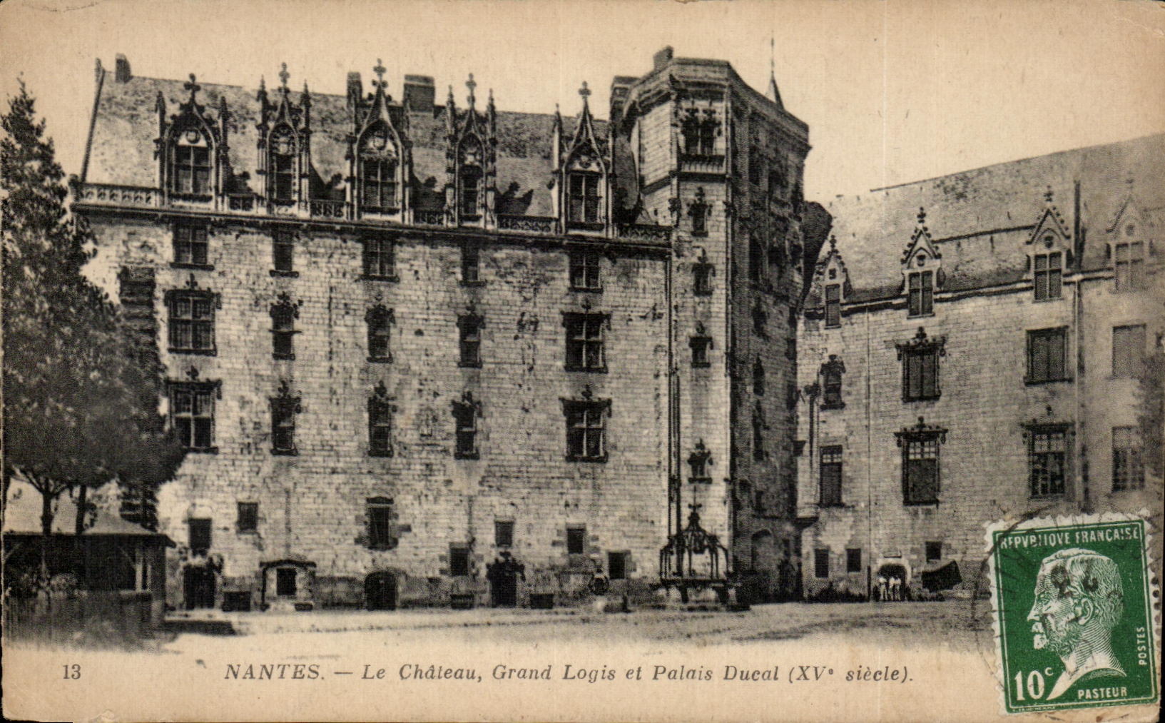 CPA Nantes the Castle Large Home and Ducal Palate