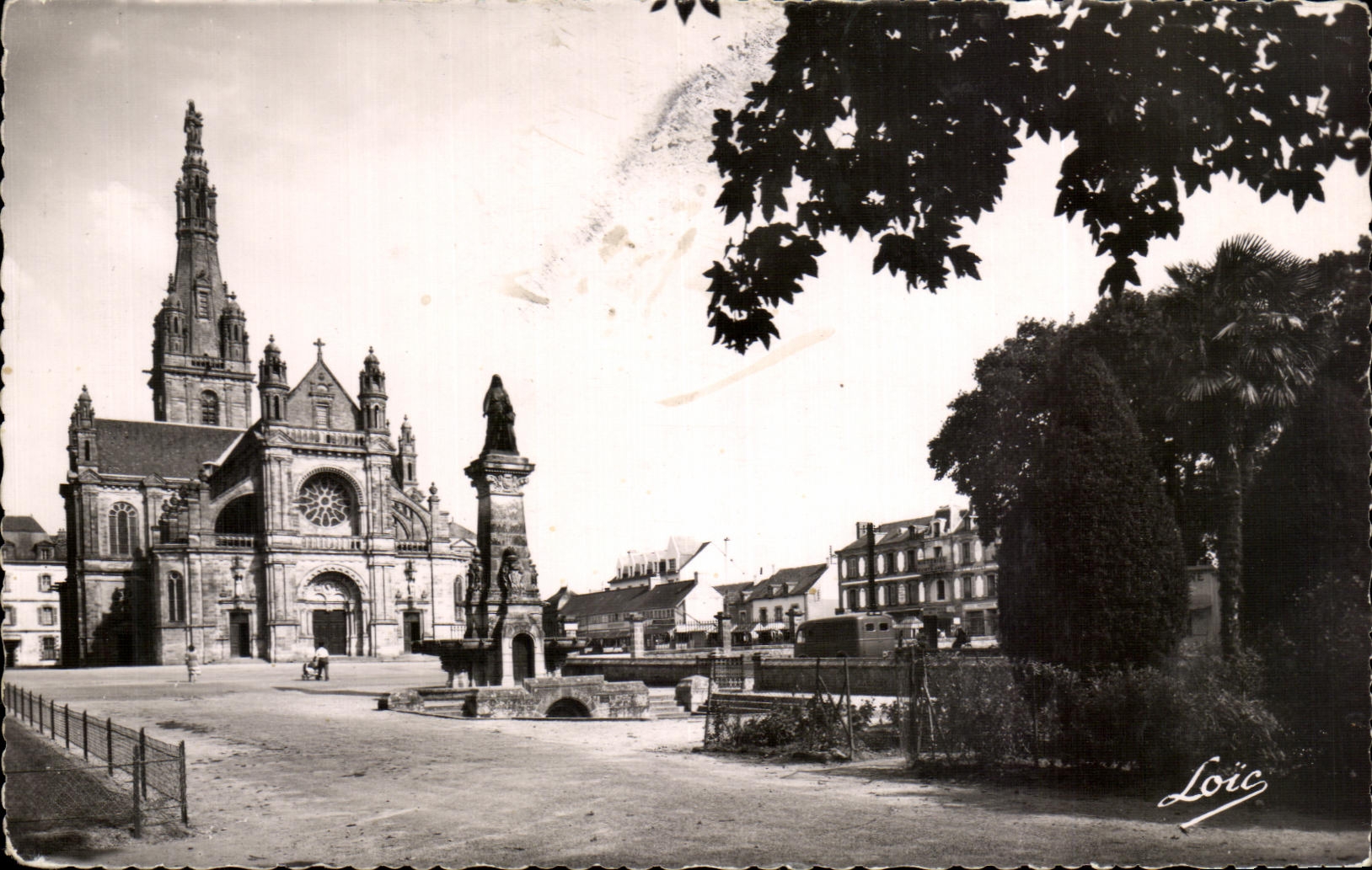 CPA Sainte Anne Auray the Basilica and the Fountain