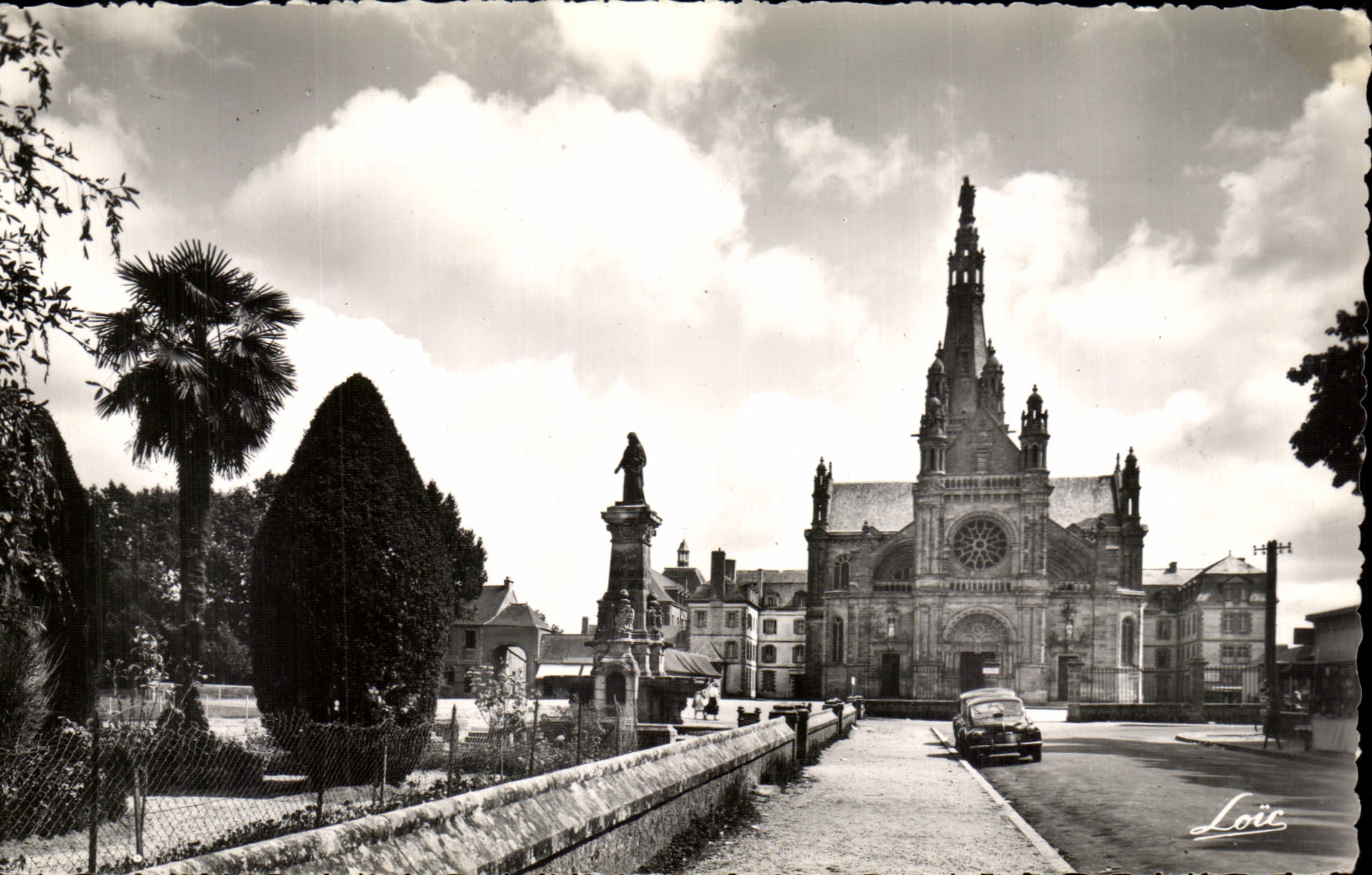 CPSM Sainte Anne Auray Basilica And Fontaine
