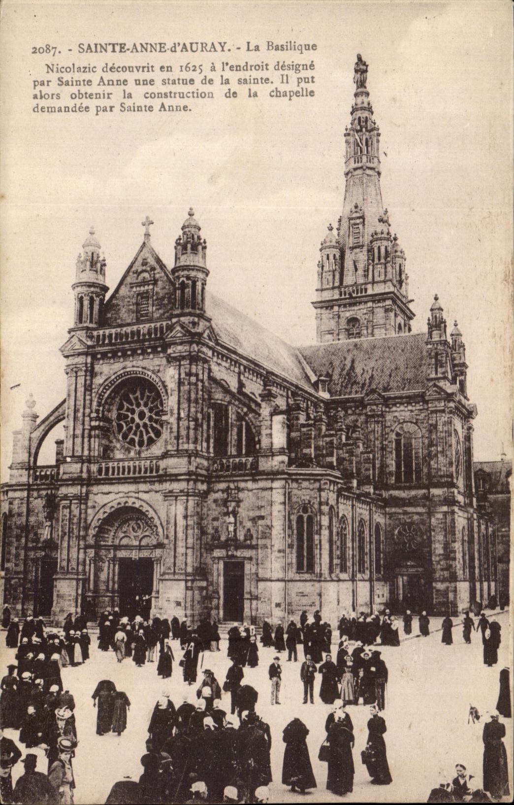 CPA Sainte Anne Auray Basillque Folklore Costume