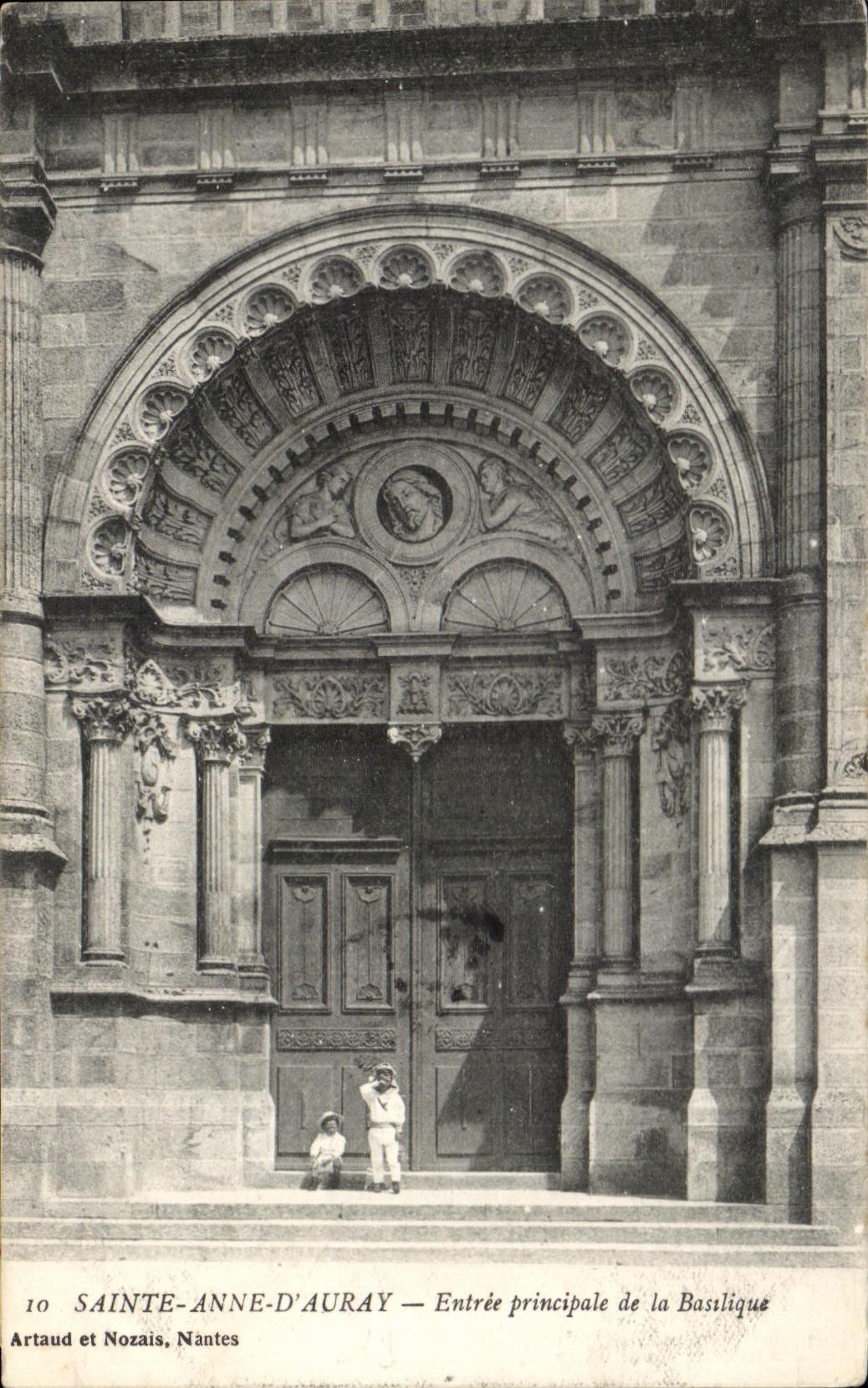 CPA Sainte principal Anne Auray Entered of the Basilica