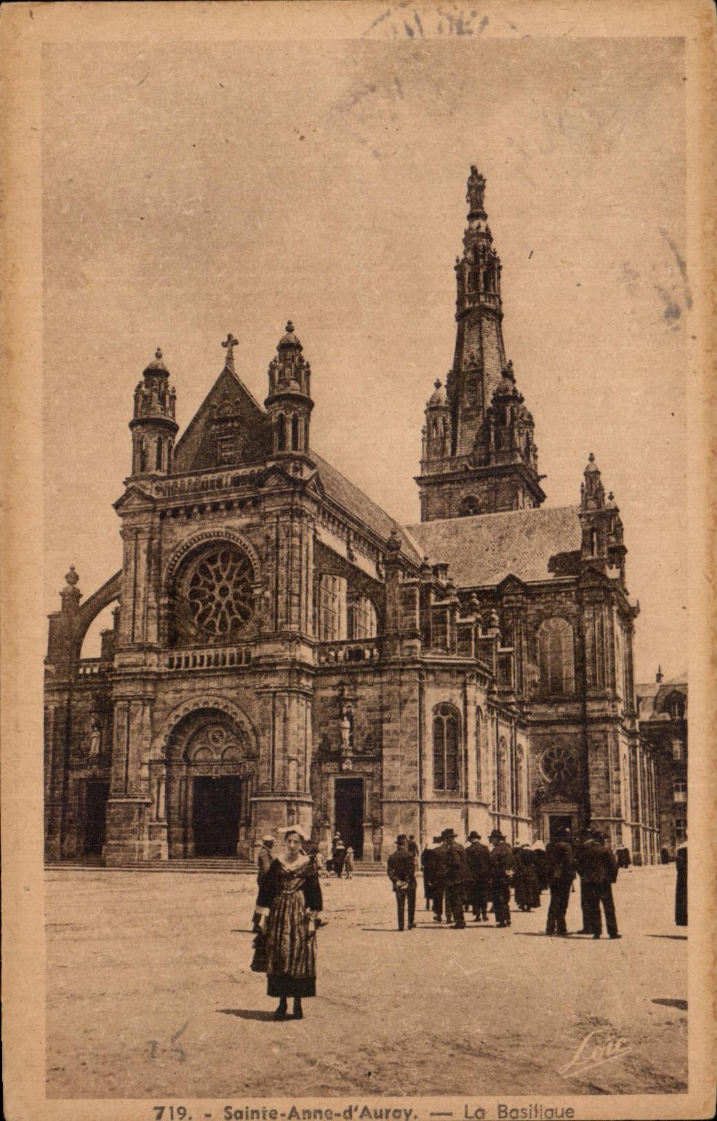 CPA Sainte Anne Auray the Basilica Woman folklore