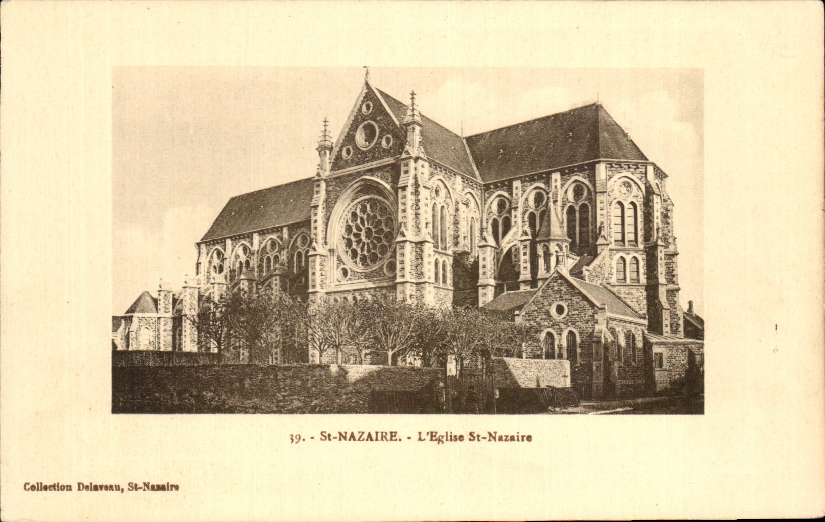 CPA St Nazaire Church St Nazaire