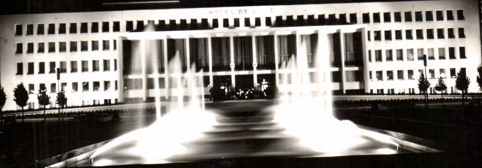 CPA Saint Nazaire Town hall the night