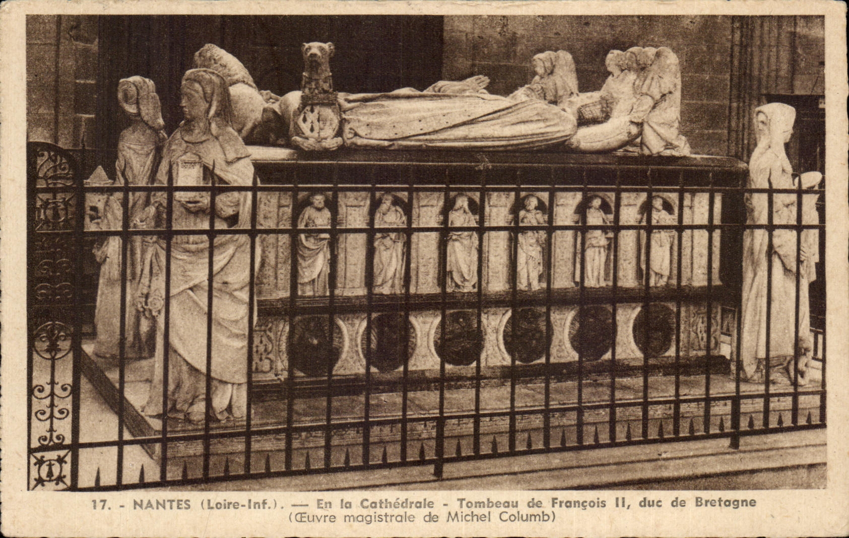 CPA Nantes In the Cathedral Tomb of Francois II duke of Brittany