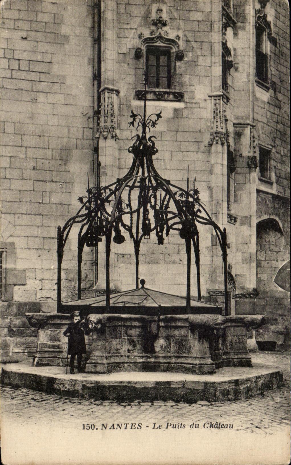 CPA Nantes the Well Of the Castle
