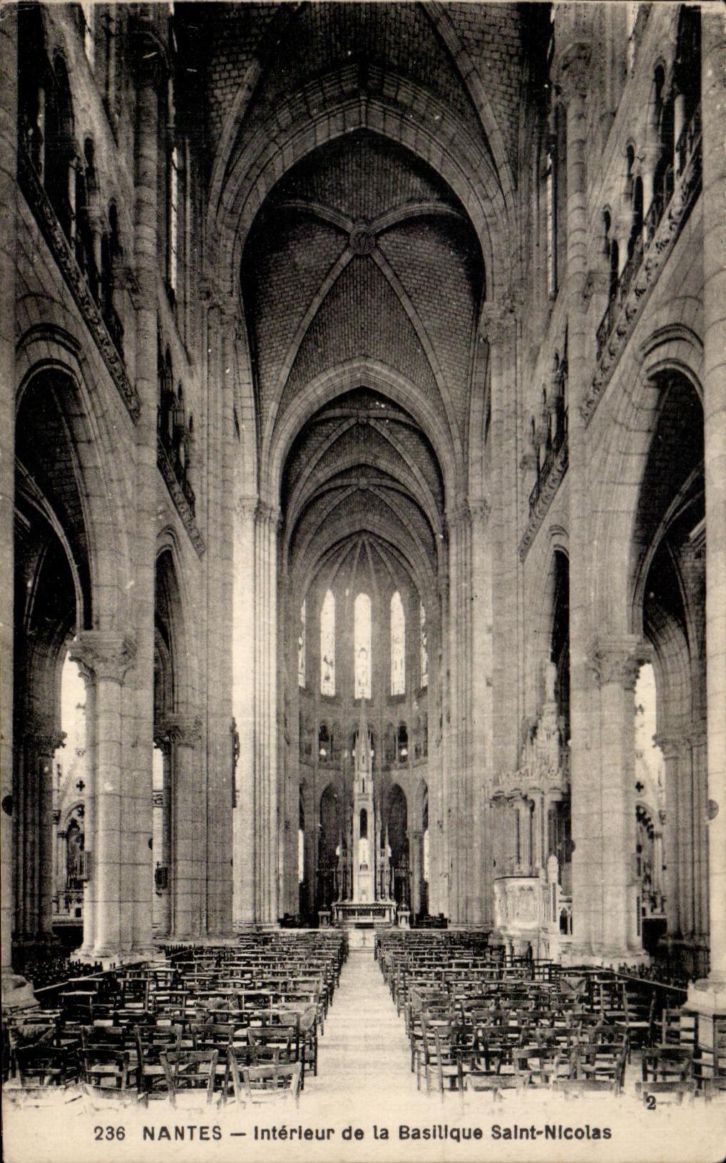 CPA Interior Nantes of Baslllique Saint Nicolas