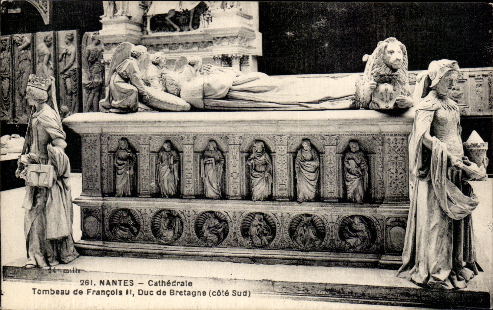 CPA Nantes Cathearale Tomb of Francois II duke of Brittany Lion