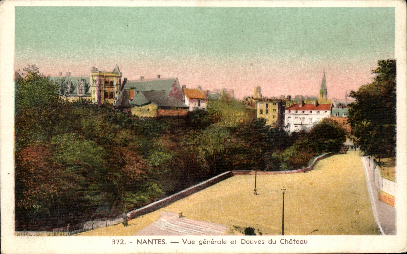 CPA Nantes View and Ditches of the Castle