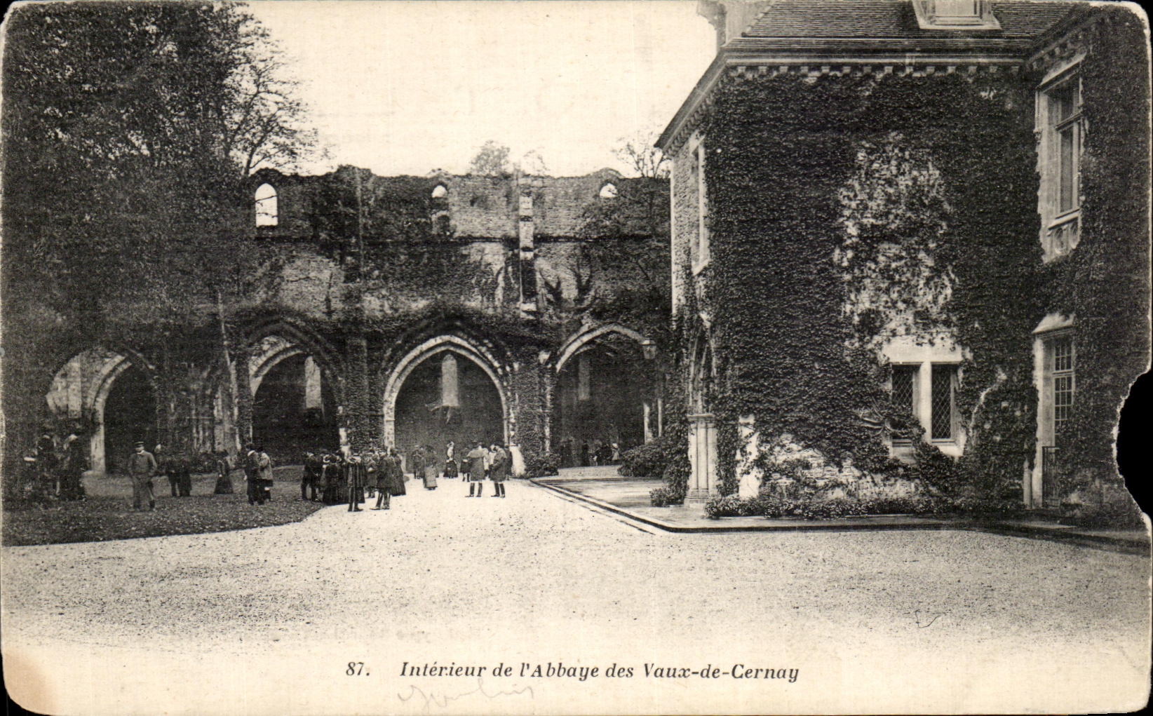 CPA Interieur de l Abbaye des Vaux De Cernay