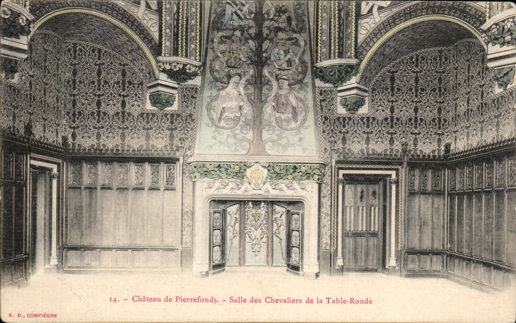 CPA Chateau de Pierrefands Salle des Chevaliers de la Table Ronde