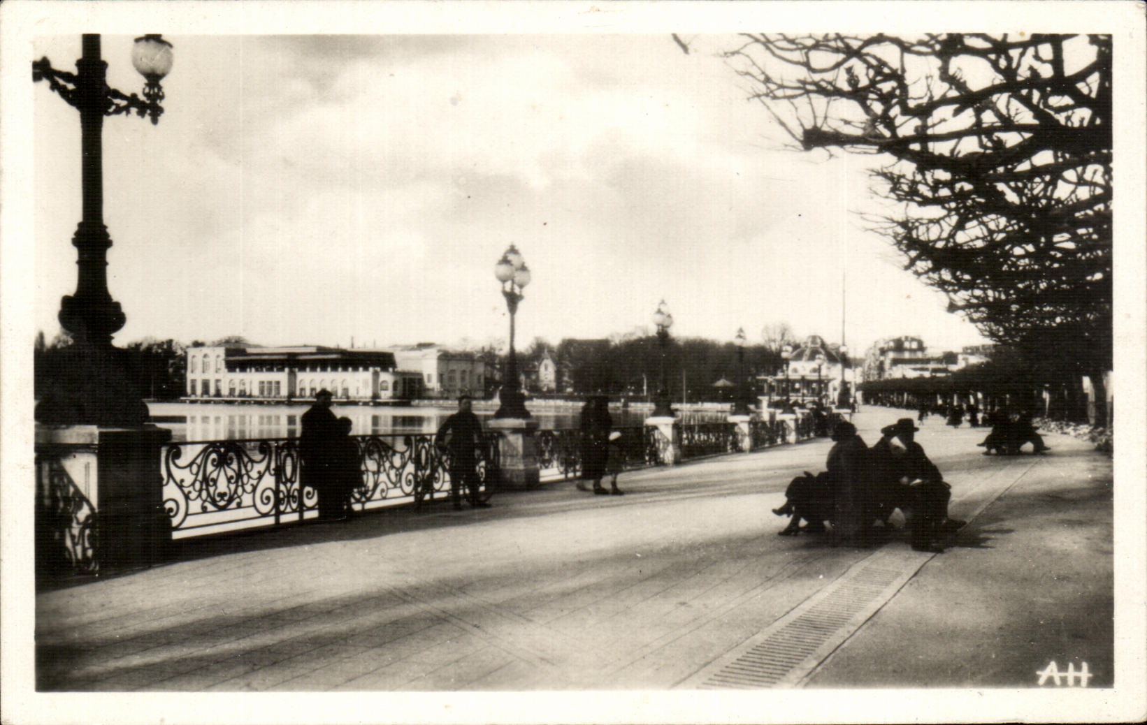 CPA Enghien les Bains Jotee Promonade and the Casino