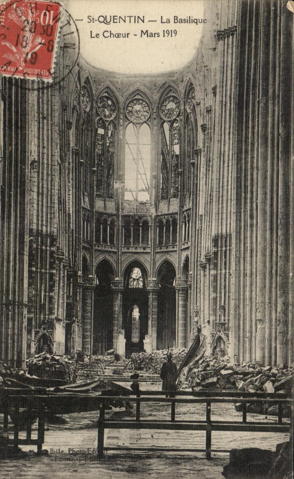 St Quentin de CPA la basilica estribillo Militaria el marzo de 1919