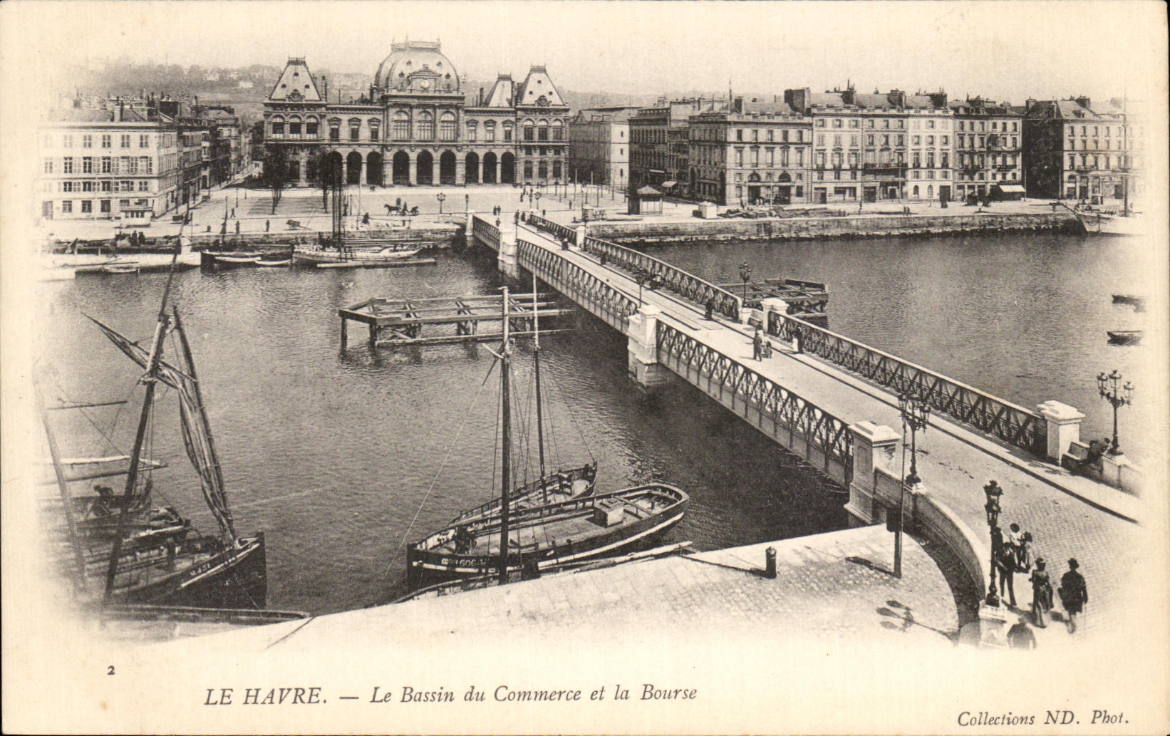 CPA Le Havre Le Bassin Du Commerce et la Bourse