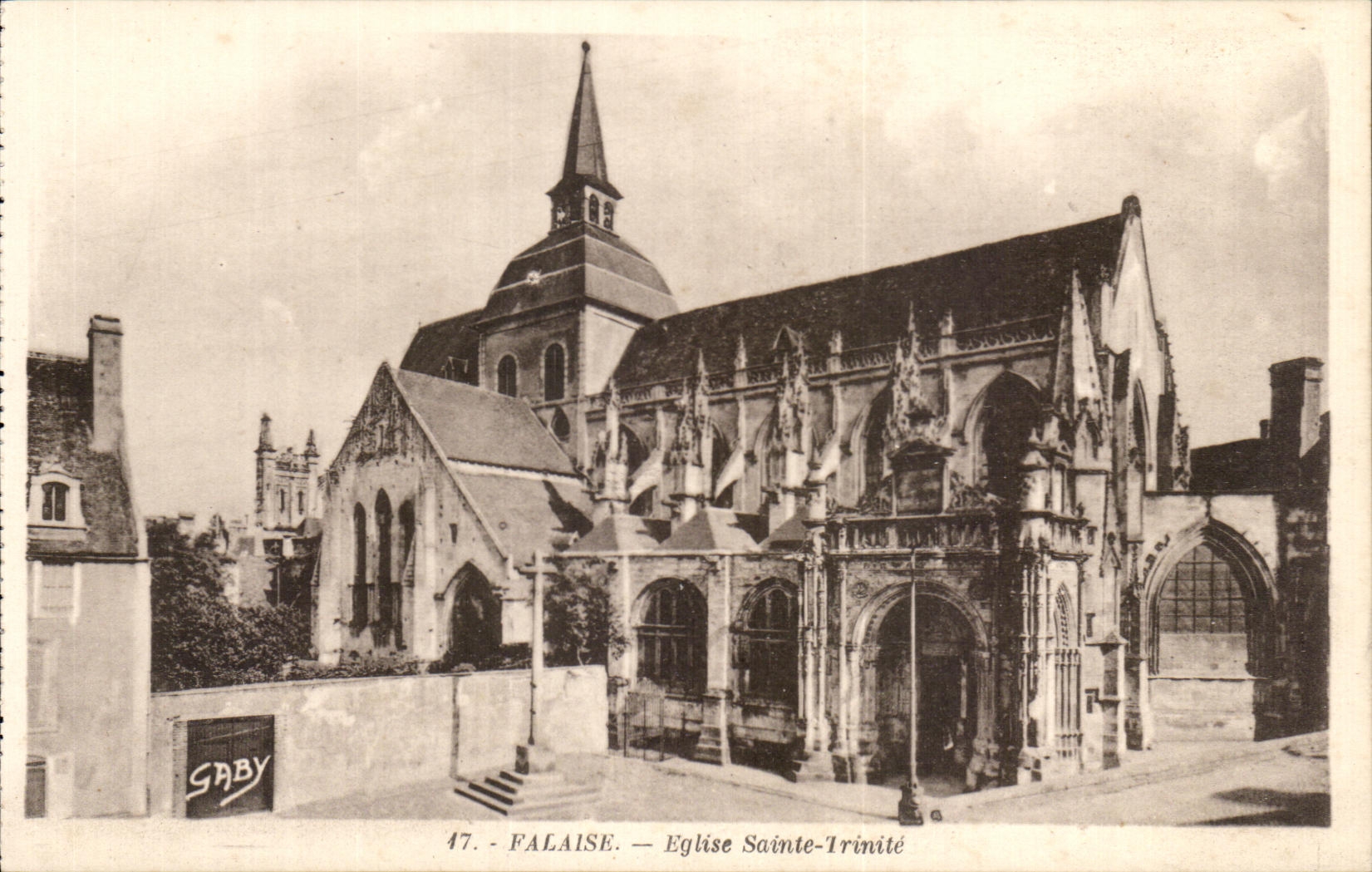 CPA Falaise Eglise Sainte Trinite