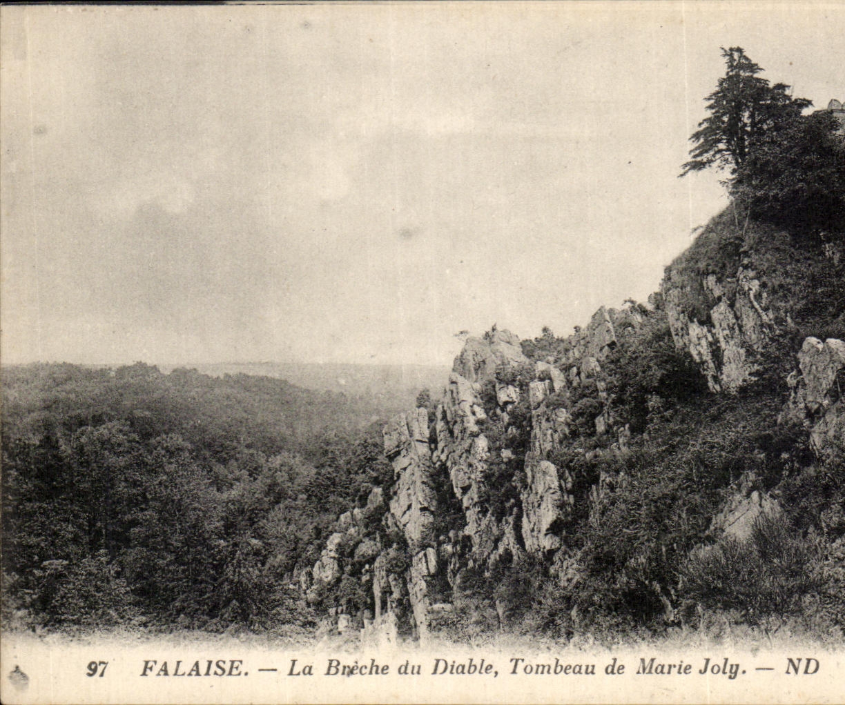 CPA Falaise La Breche du Diable Tombeau de Marie Joly